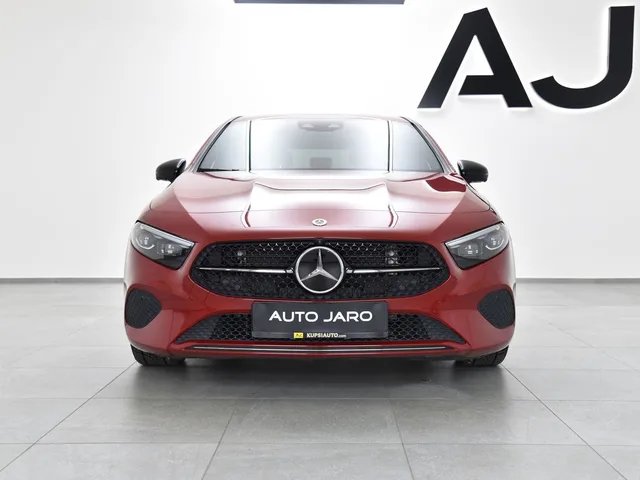 Mercedes-Benz Trieda A A200 mHEV AMG Luxury Line A/T – fotografia 2 z 15