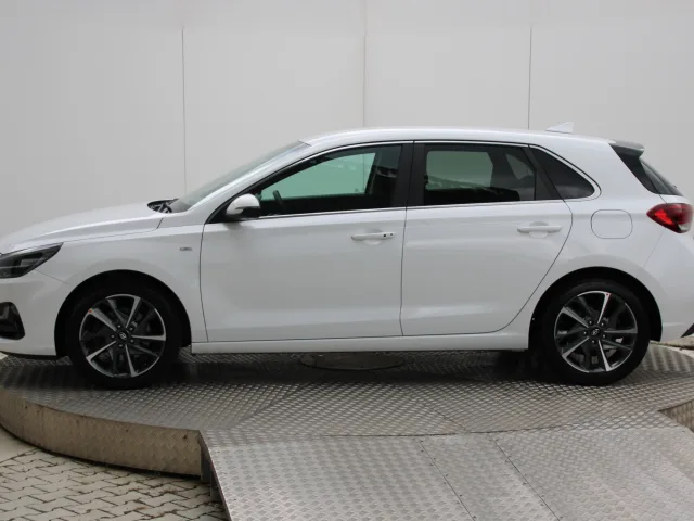 Hyundai i30 1.6 CRDi Style – fotografia 2 z 15