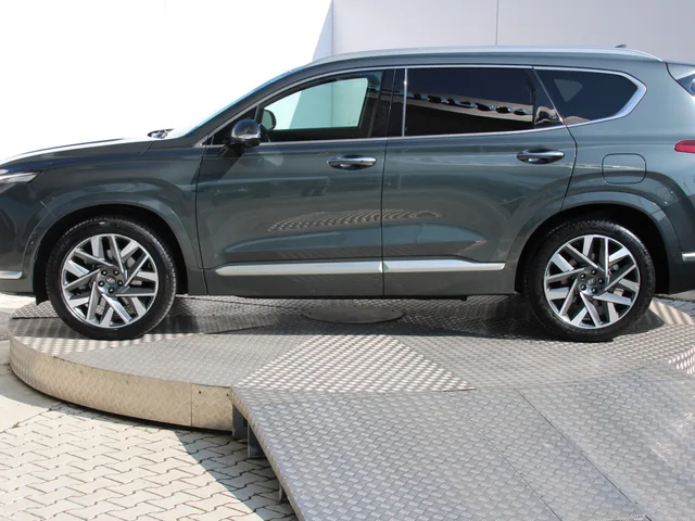 Hyundai Santa Fe 2.2 CRDi Premium 4x4 AT – fotografia 6 z 14