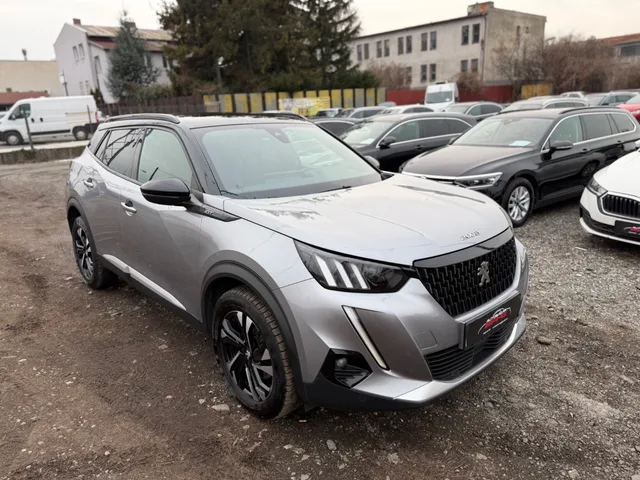 Peugeot 2008 1.5 BlueHDi 130 GT EAT8 – fotografia 3 z 13