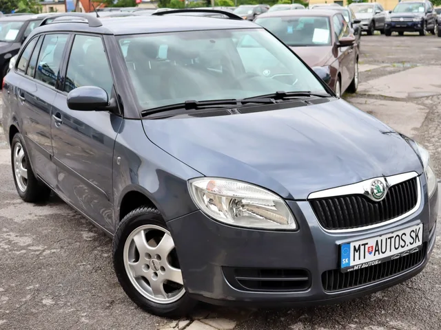 Škoda Fabia 1.4 Ambiente – fotografia 6 z 15