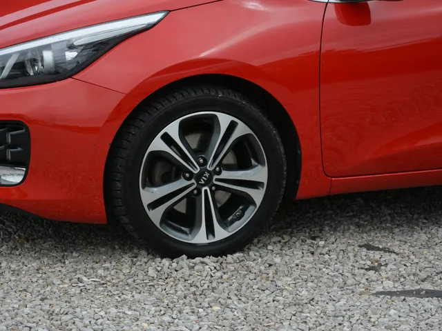 Kia Cee'd Sporty Wagon 1.6 CRDi GT Line – fotografia 4 z 15