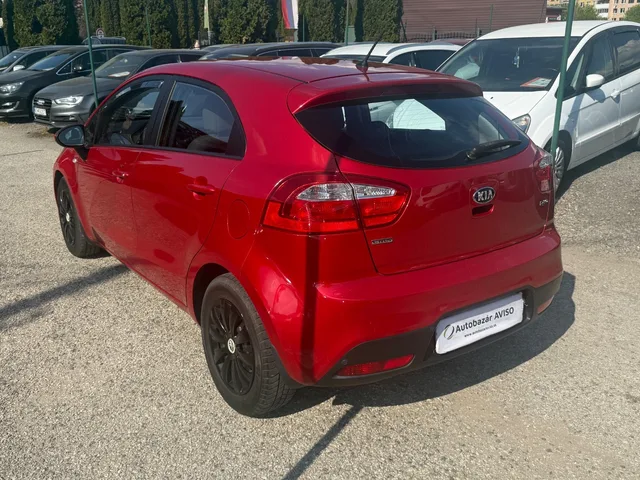 Kia Rio 1.1 CRDi EX – fotografia 4 z 15