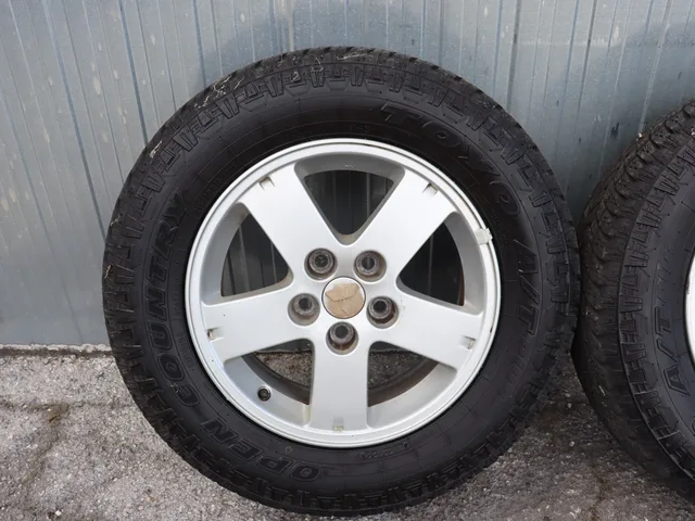 Al. disky na Mitsubishi Outlander 215/70 R16 – fotografia 2 z 11