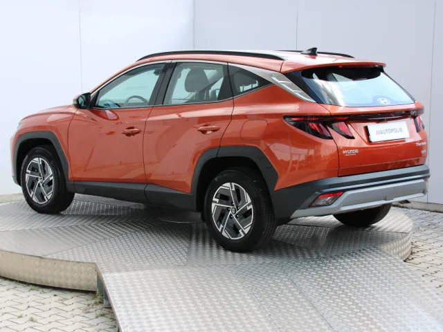Hyundai Tucson Family 1.6 T-GDi HEV 158 kW A/T – fotografia 3 z 15