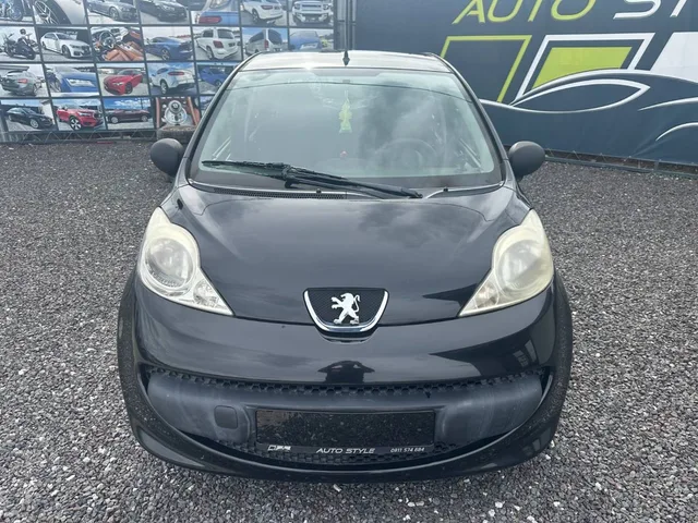 Peugeot 107 1.0e Urban – fotografia 3 z 15