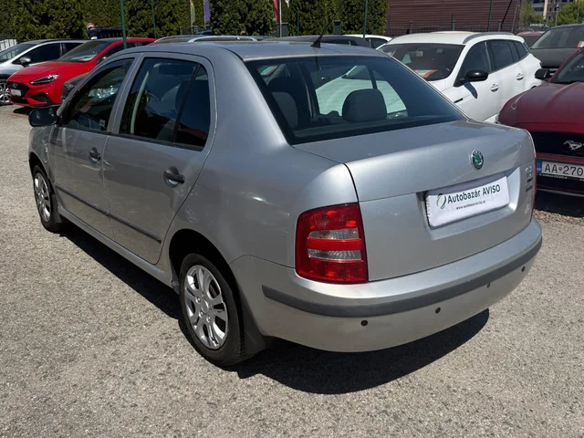 Škoda Fabia 1.4 Classic sedan – fotografia 6 z 15