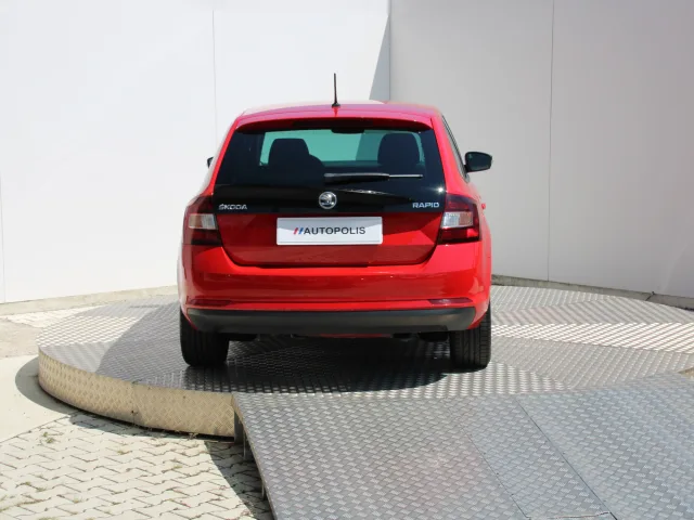 Škoda Rapid 1.0 TSI 70 kW – fotografia 4 z 15
