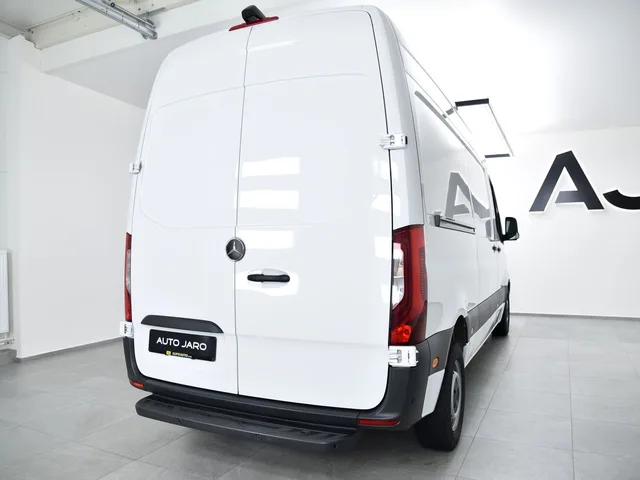 Mercedes-Benz Sprinter 215 CDI L2H2 FWD 9G-Tronic – fotografia 5 z 15