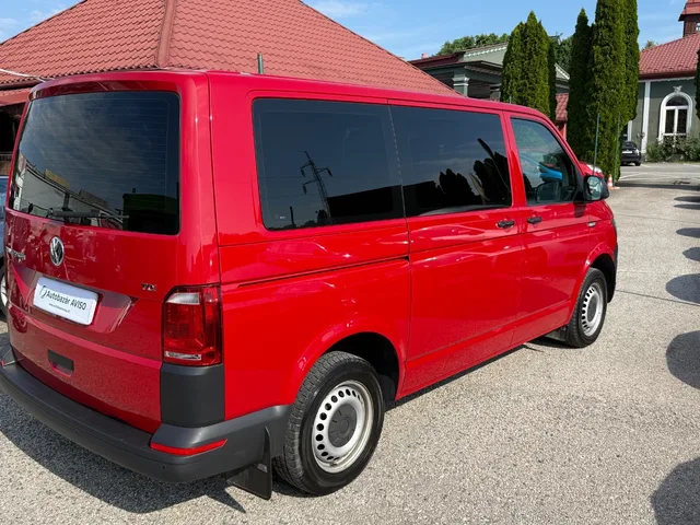 Volkswagen Transporter T5 2.0 TDI 9-miestny – fotografia 5 z 15