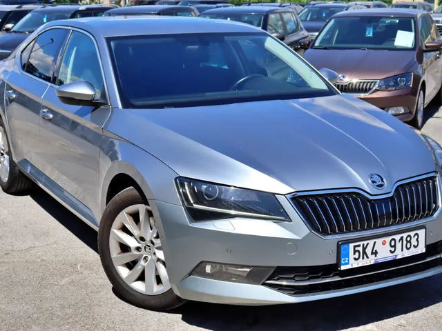 Škoda Superb 1.4 TSI – fotografia 6 z 15