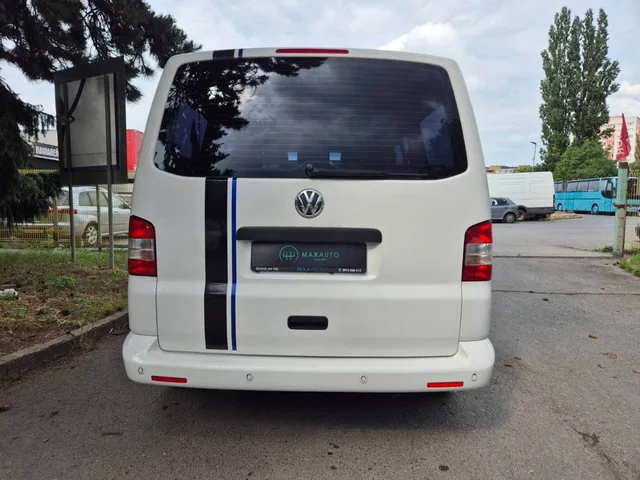 Volkswagen T5 Transporter 2.0 TDI Combi DSG – fotografia 4 z 15