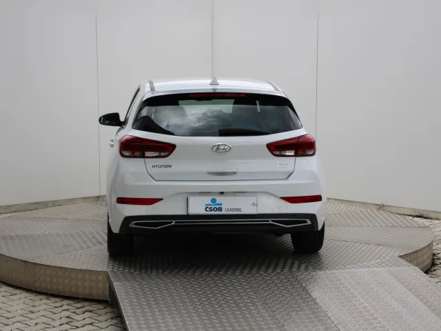 Hyundai i30 1.6 CRDi Style – fotografia 4 z 15