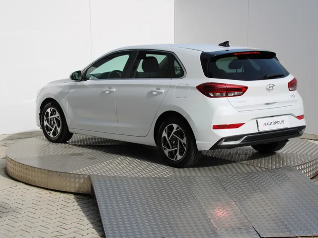 Hyundai i30 1.0 T-GDi Family – fotografia 3 z 15
