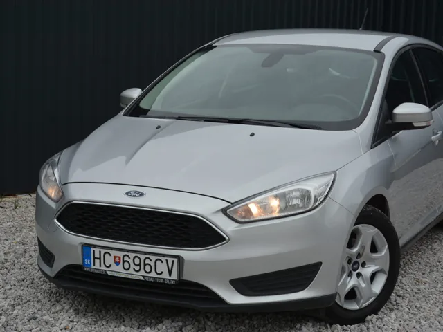 Ford Focus 1.5 – fotografia 2 z 15