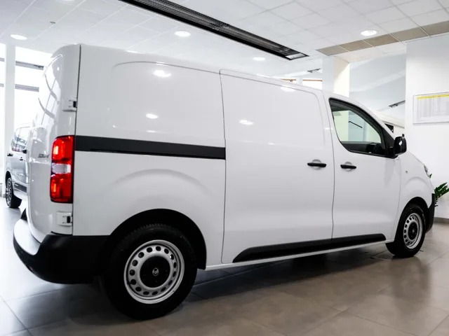 Citroën Jumpy Van L2 2.2 BlueHDi 150 BVM6 – fotografia 6 z 13