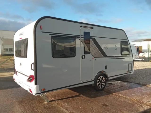 Knaus Südwind 450 FU 60 Years – fotografia 3 z 15