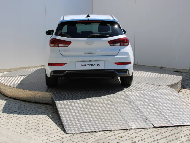 Hyundai i30 Family 1,5 DPi – fotografia 4 z 15