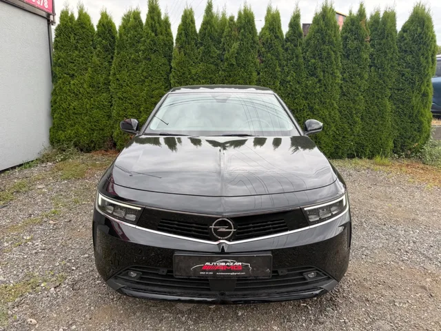 Opel Astra 1.2 Turbo Elegance – fotografia 2 z 13