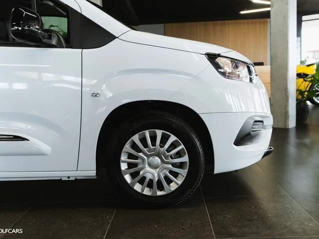 Toyota Proace City Verso Shuttle 1.5D 75kW – fotografia 4 z 15