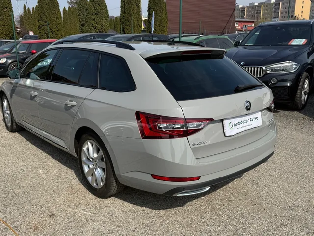 Škoda Superb Combi 2.0 TDI 190k 4x4 SportLine DSG – fotografia 6 z 15