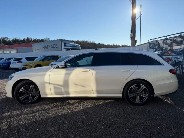 Mercedes-Benz E trieda Kombi 220 d A/T – fotografia 6 z 15