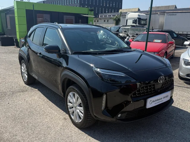 Toyota Yaris Cross 1.5 Hybrid 4x4 – fotografia 3 z 15