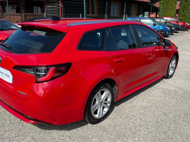Toyota Corolla Combi 1.8 Hybrid – 4. fotó (összesen 15)