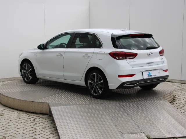 Hyundai i30 1.6 CRDi Style – fotografia 3 z 15