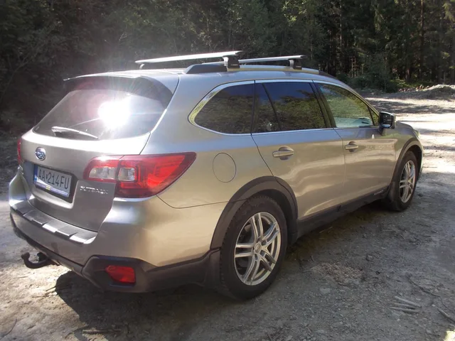 SUBARU OUTBACK 2,5i CVT Premium – fotografia 3 z 12