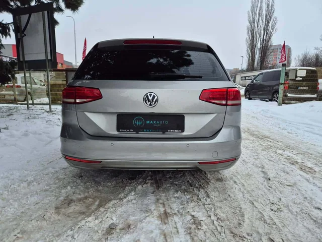 Volkswagen Passat Variant 2.0 TDI Highline DSG – fotografia 5 z 15