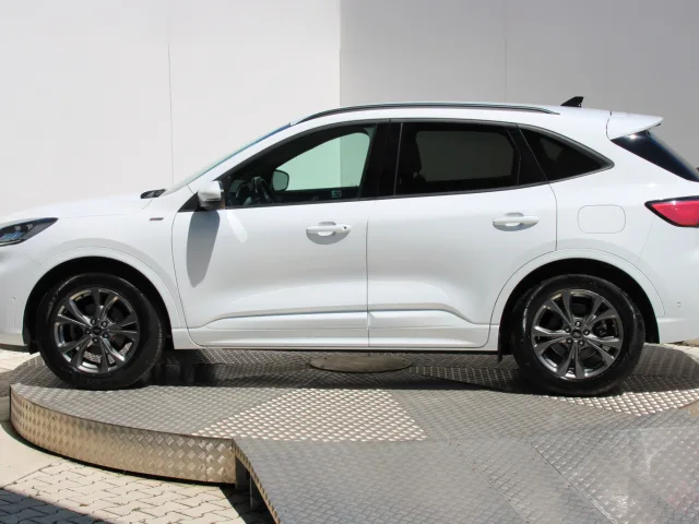 Ford Kuga 2.0 EcoBlue ST-Line 4x4 A/T – fotografia 2 z 15