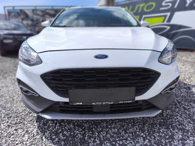 Ford Focus Kombi 2.0 TDCi EcoBlue Active A/T – fotografia 6 z 15