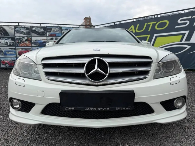 Mercedes-Benz C-Klasse C180 K BlueEFFICIENCY – fotografia 3 z 15