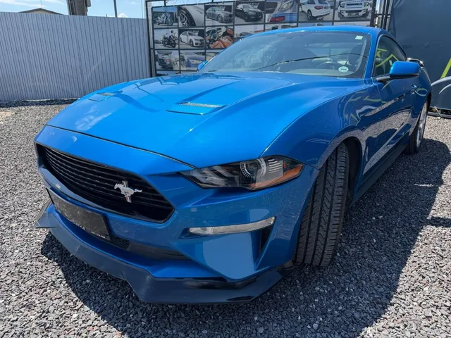 Ford Mustang 2.3 EcoBoost – fotografia 6 z 15