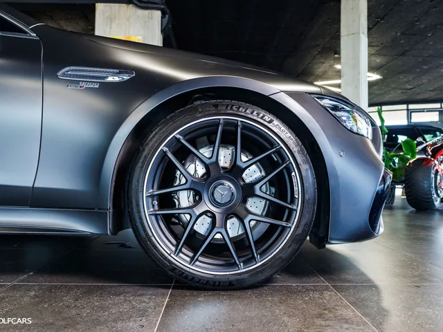 Mercedes-Benz AMG GT 43 4MATIC+ – fotografia 4 z 15