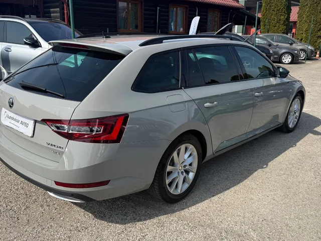 Škoda Superb Combi 2.0 TDI 190k 4x4 SportLine DSG – fotografia 4 z 15