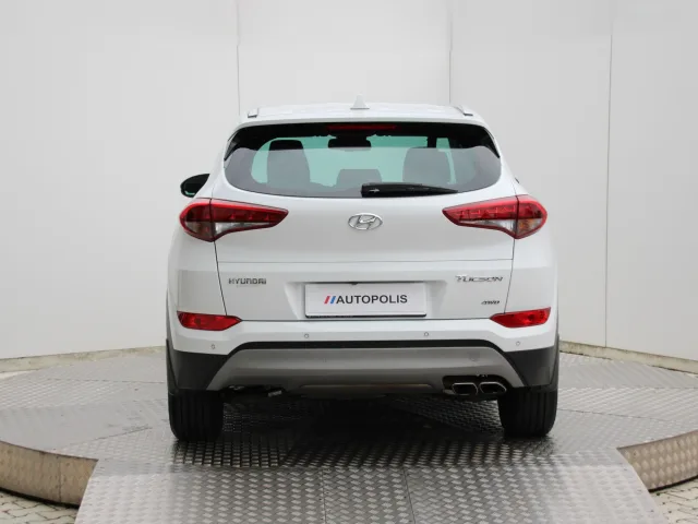 Hyundai Tucson 2.0 CRDi Style 4x4 A/T – fotografia 4 z 15