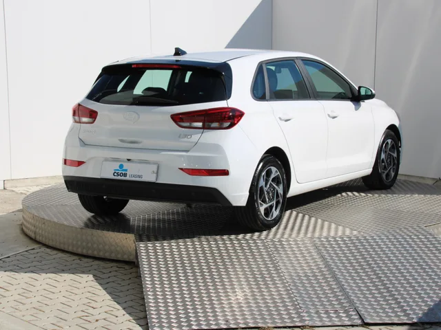 Hyundai i30 1.5 DPi 71 kW – fotografia 5 z 15
