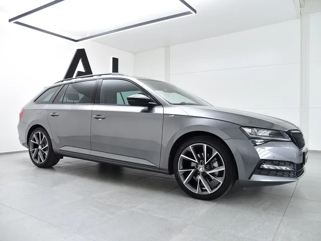 Škoda Superb Combi 2.0 TDI Sportline DSG – fotografia 5 z 15