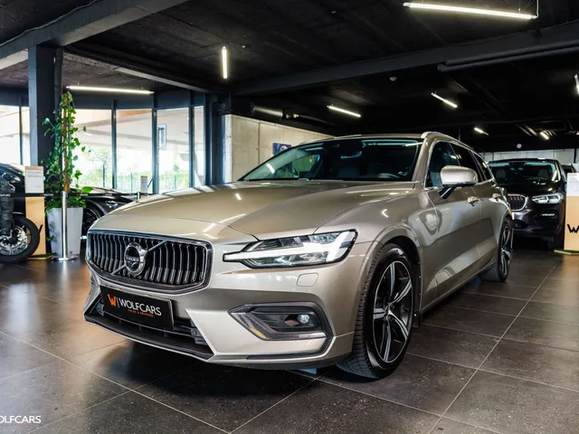 Volvo V60 D4 Inscription 140 kW A/T – fotografia 3 z 15