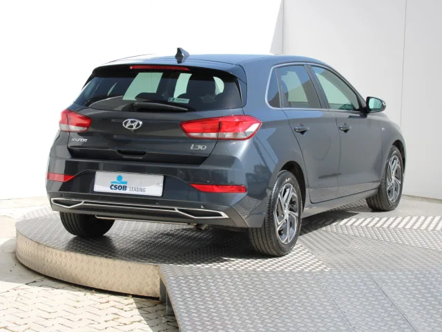 Hyundai i30 1.5 T-GDi MHEV Family – fotografia 5 z 15