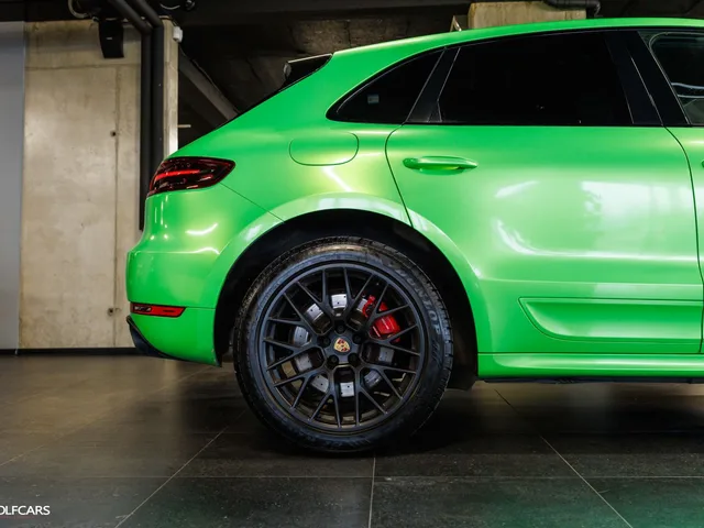 Porsche Macan Turbo Performance 1/75 – fotografia 5 z 15