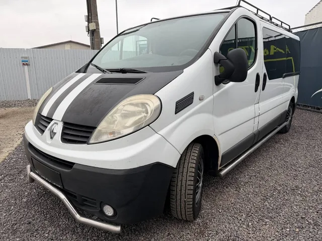 Renault Trafic 2.0 dCi 115 k L2P2 Passenger – fotografia 6 z 15