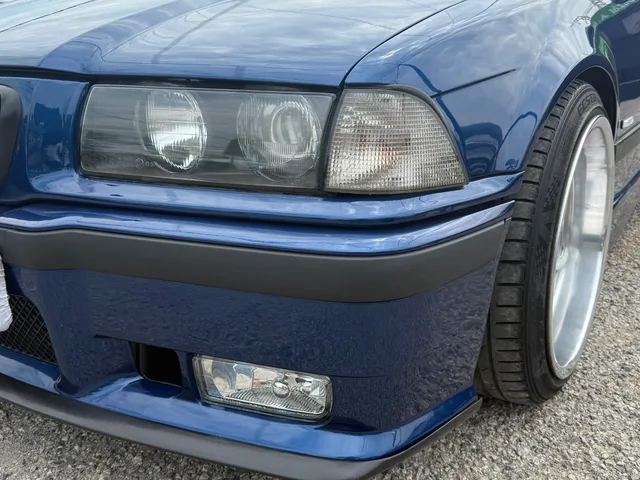 BMW 320i – fotografia 6 z 15