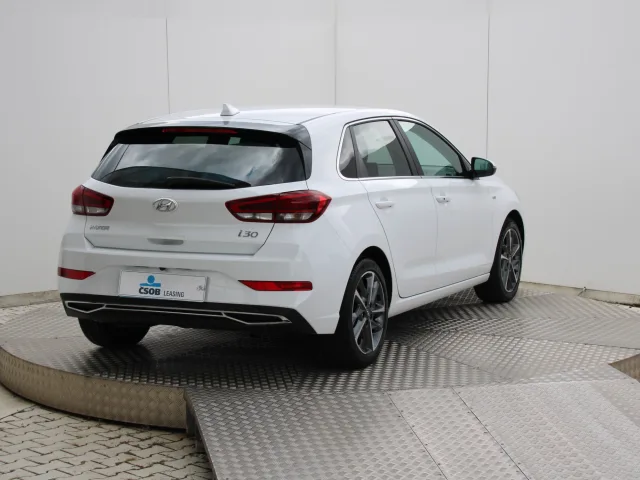 Hyundai i30 1.6 CRDi Style – fotografia 5 z 15