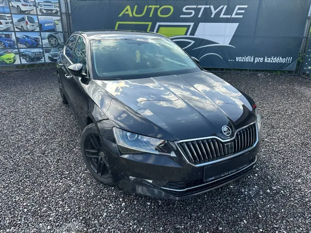 Škoda Superb 1.6 TDI Ambition – fotografia 2 z 15