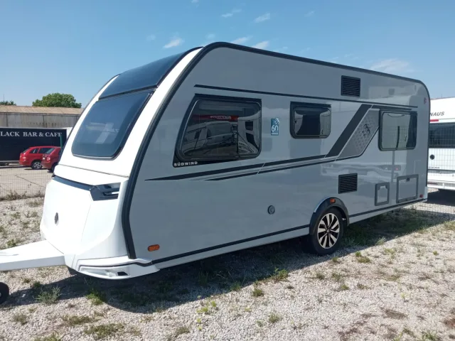 Knaus Südwind 500 UF 60 Years – fotografia 3 z 15