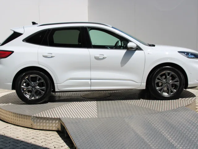 Ford Kuga 2.0 EcoBlue ST-Line 4x4 A/T – fotografia 6 z 15