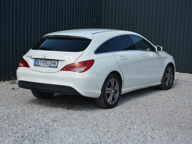 Mercedes-Benz CLA 1.6 Benzín – fotografia 6 z 15